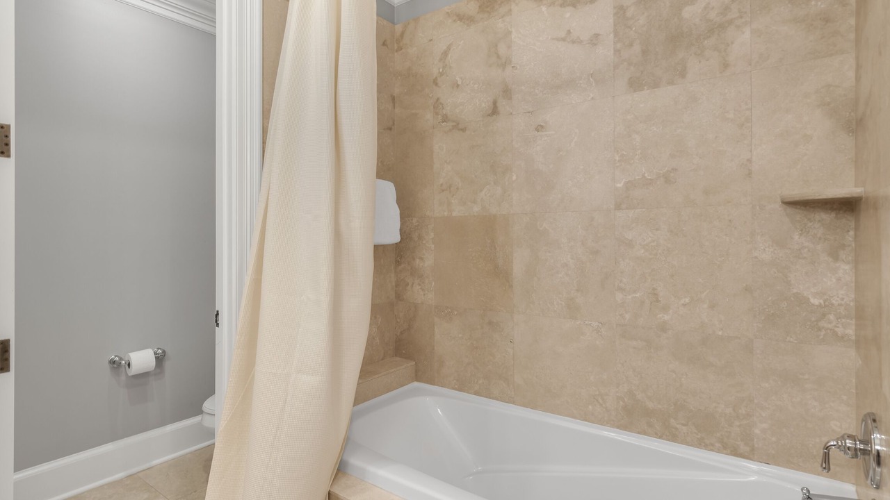 Photo of Bathroom in Baytowne Wharf