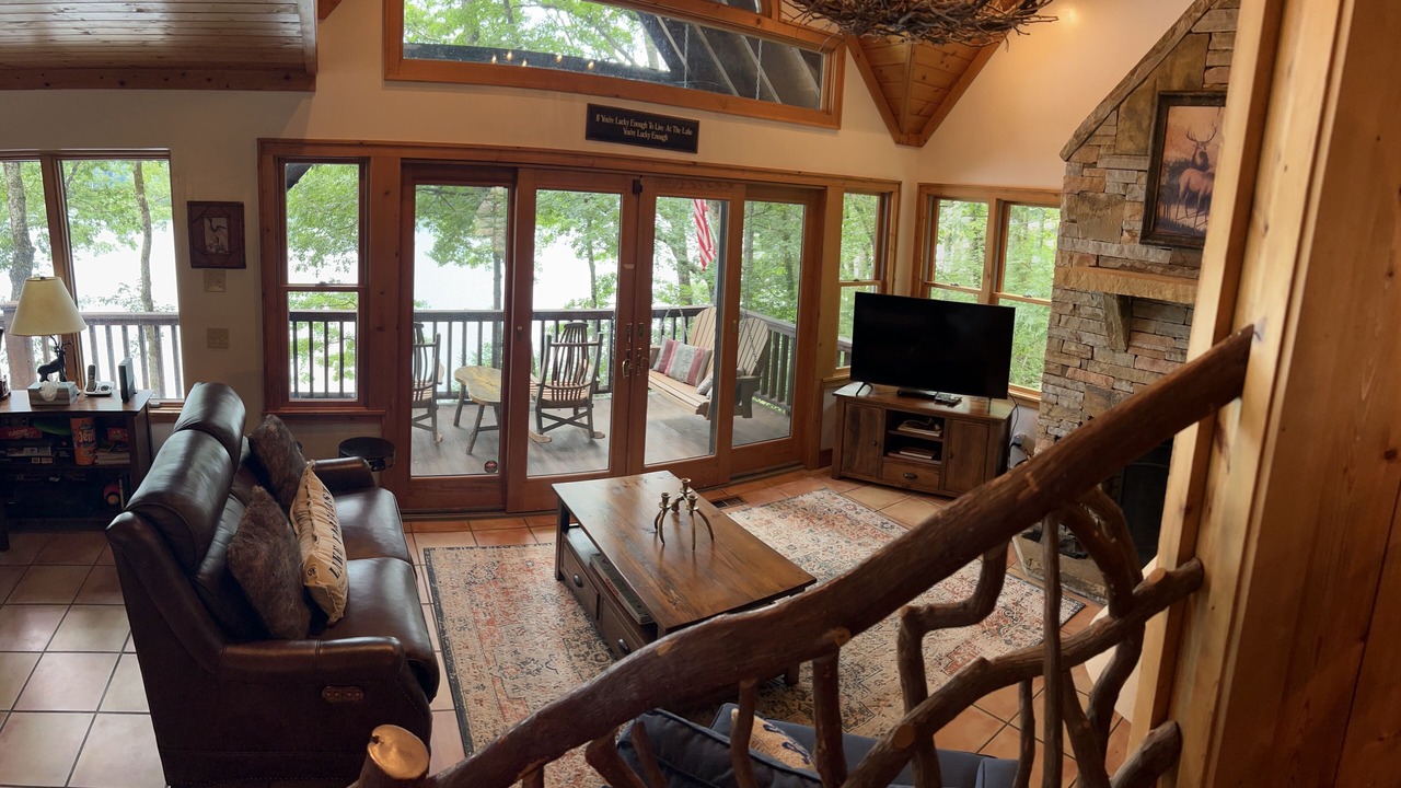 Photo of Livingroom in Cullowhee