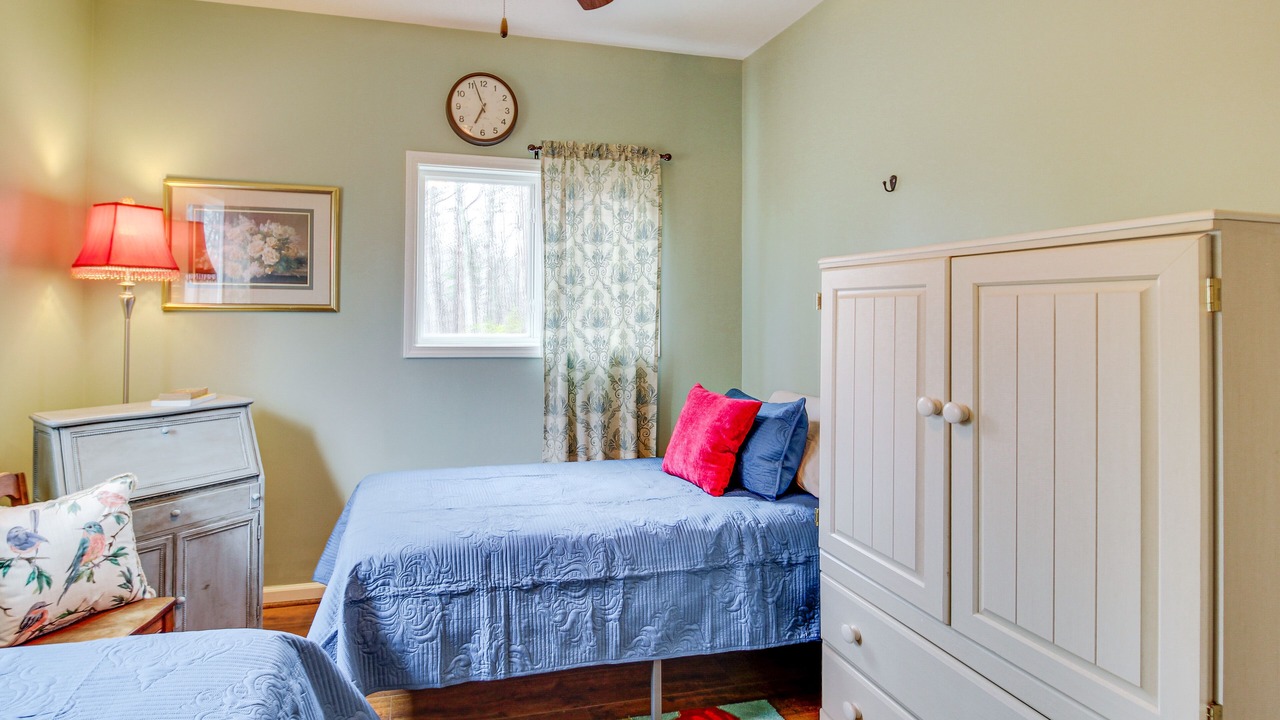 Photo of Bedroom in Whitestone