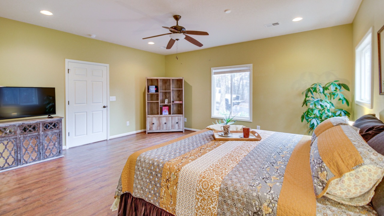 Photo of Bedroom in Whitestone