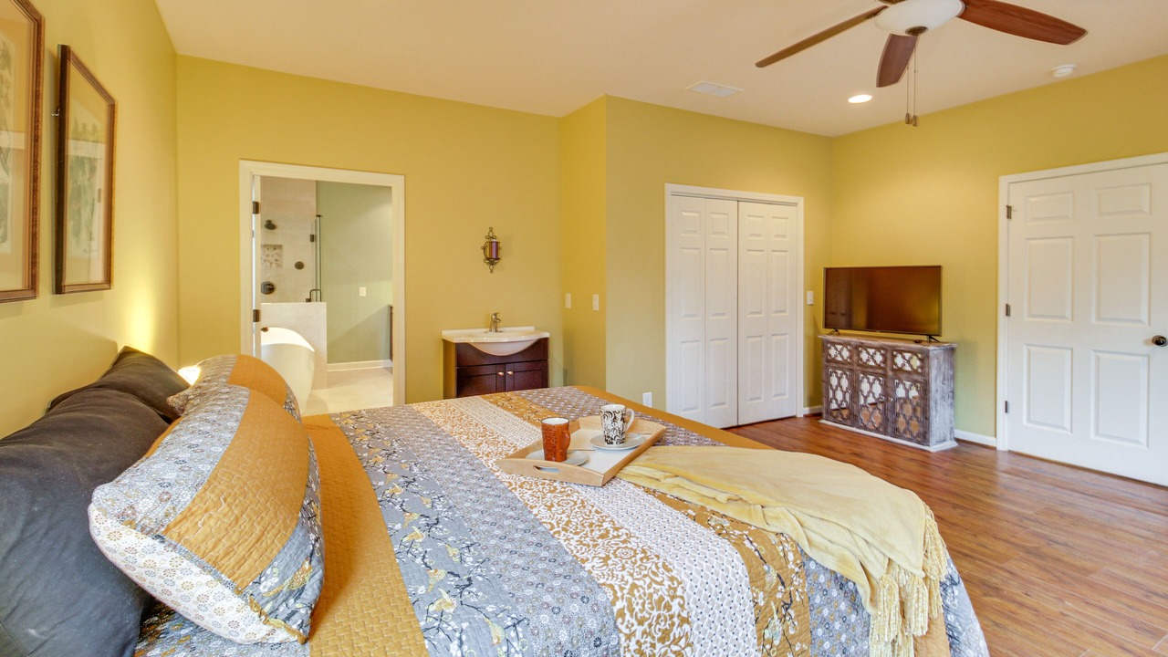 Photo of Bedroom in Whitestone