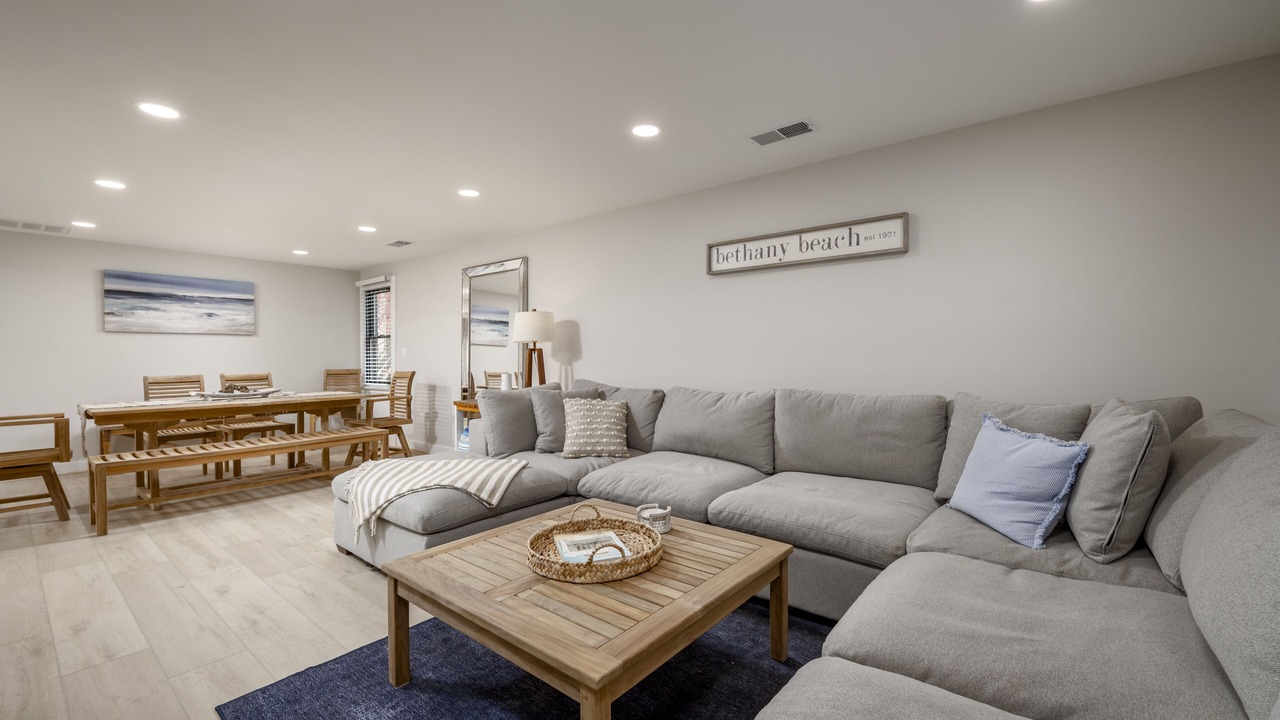 Photo of Livingroom in Sandpiper Pines