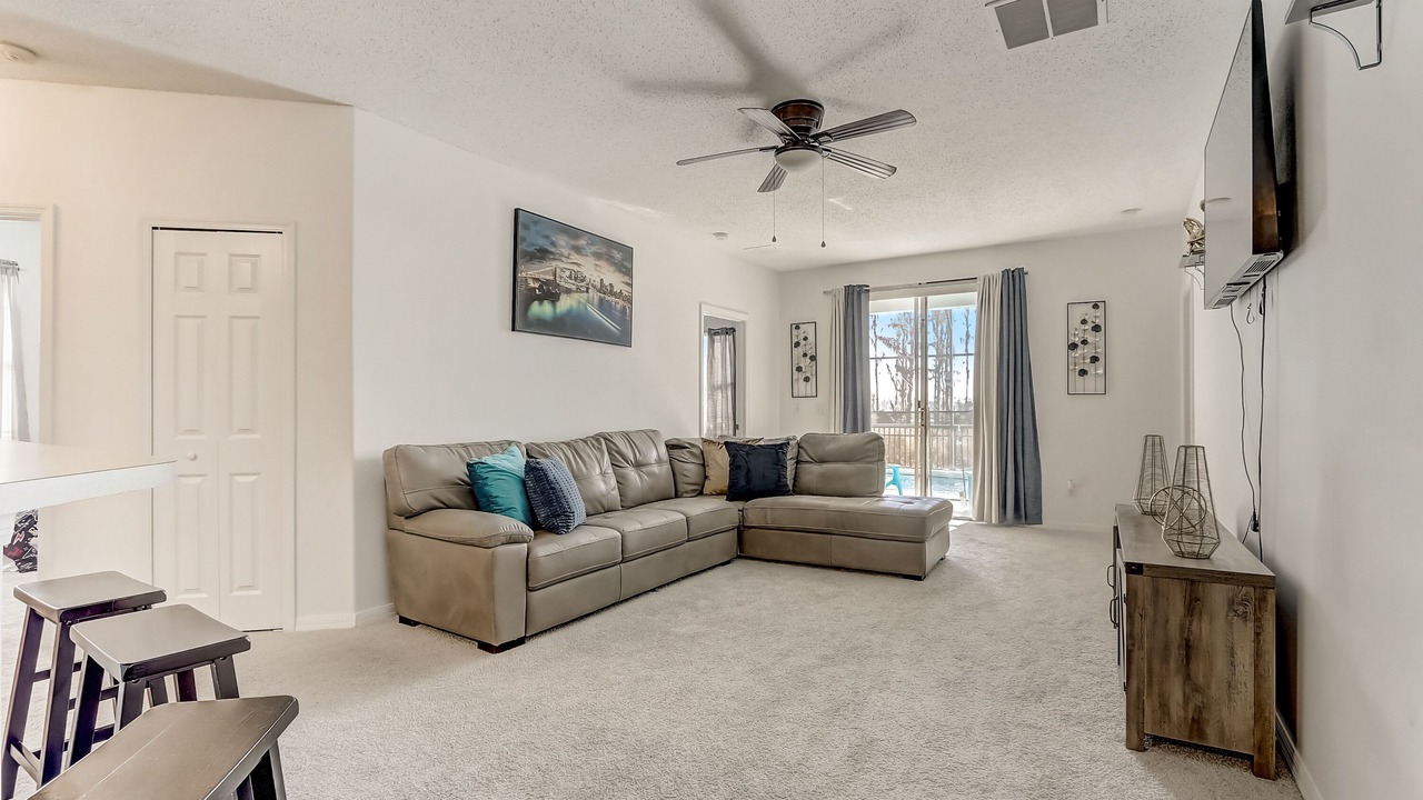 Photo of Livingroom in Davenport