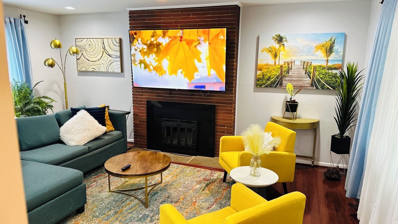 Photo of Livingroom in Wheaton-Glenmont