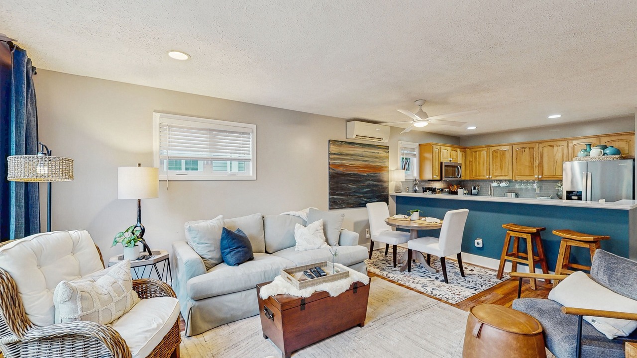 Photo of Livingroom in Seven Devils