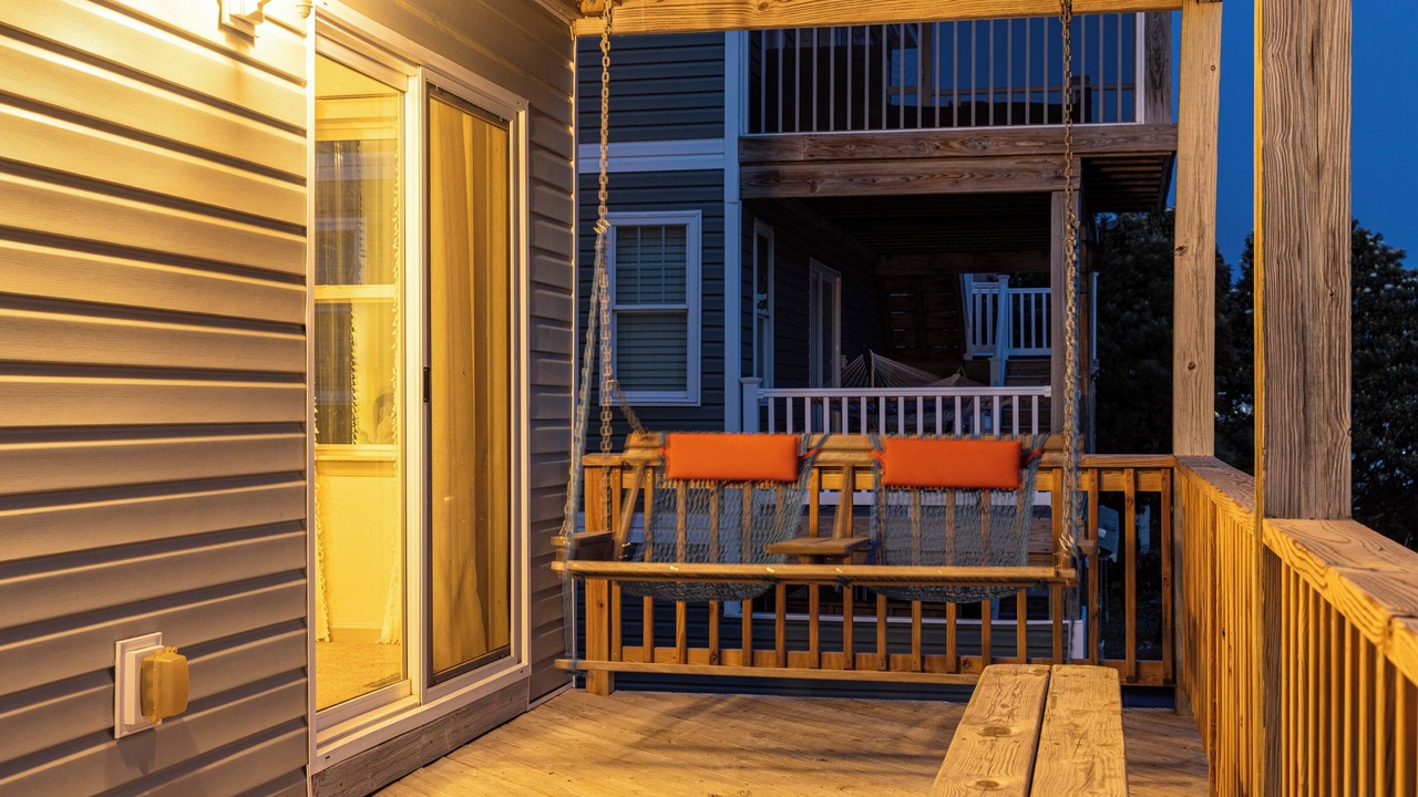 Photo of Patio Balcony in Colington Harbour