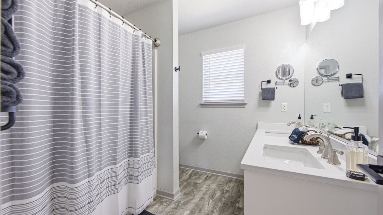 Photo of Bathroom in Colington Harbour