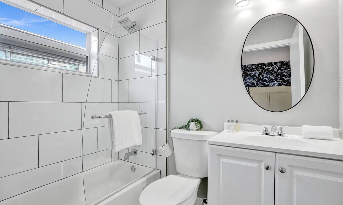 Photo of Bathroom in Harbordale