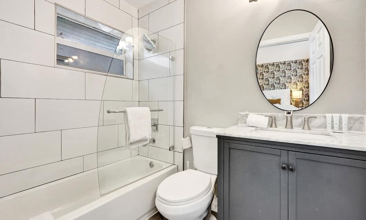 Photo of Bathroom in Harbordale