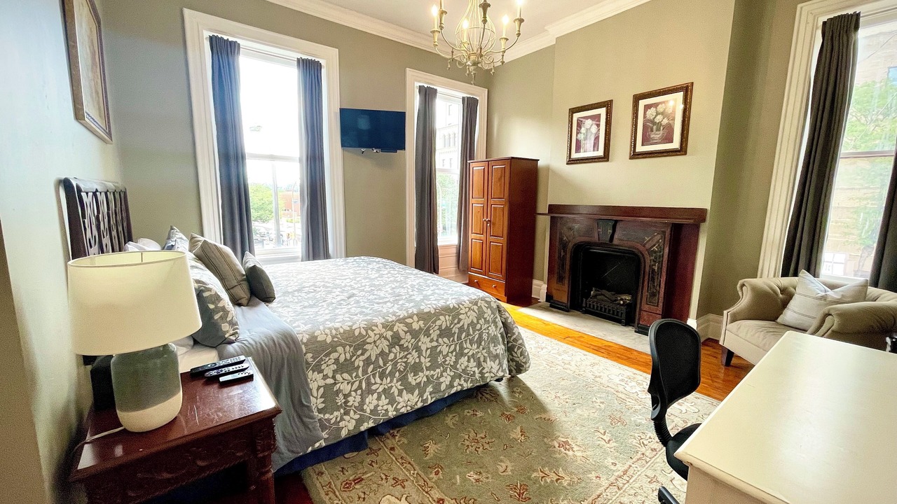 Photo of Bedroom in East Allegheny
