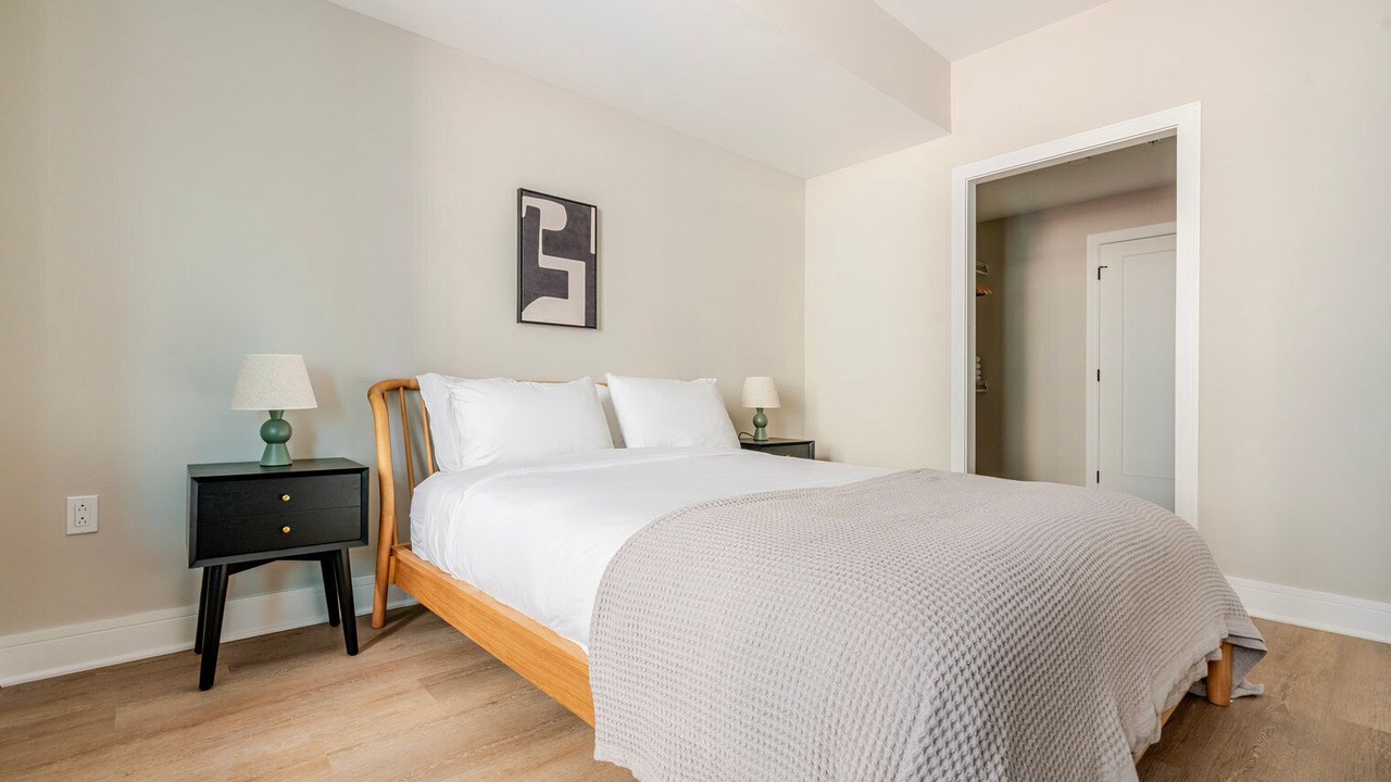 Photo of Bedroom in Woodmont Triangle