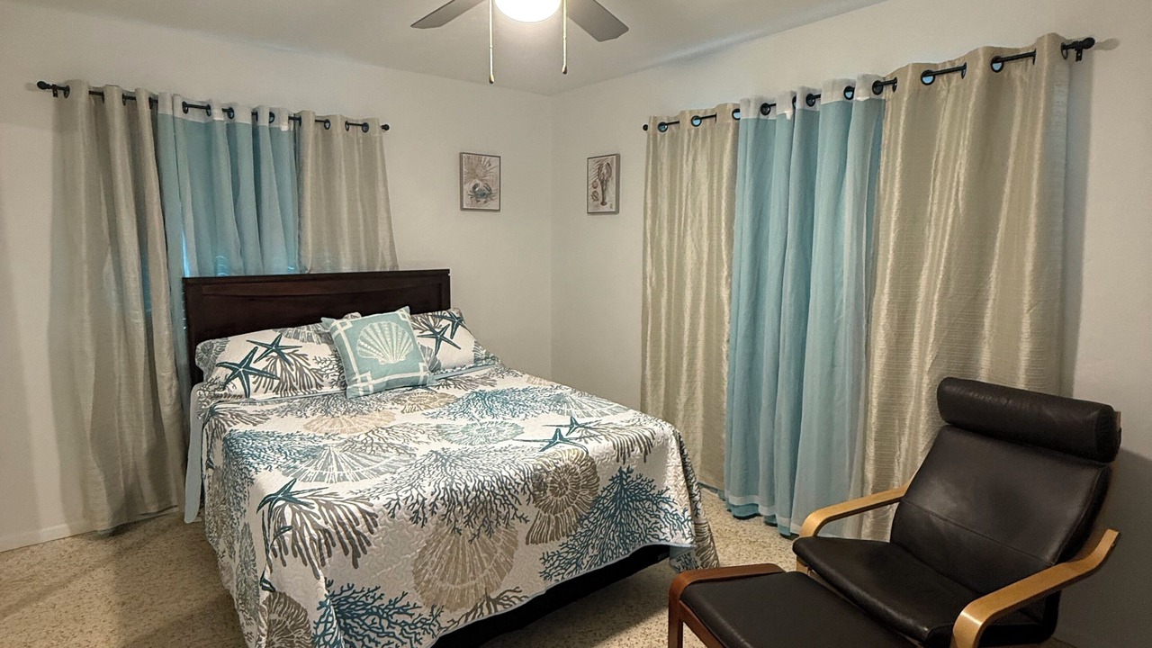 Photo of Bedroom in Gulf Gate Estates