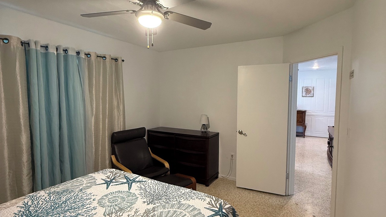 Photo of Bedroom in Gulf Gate Estates