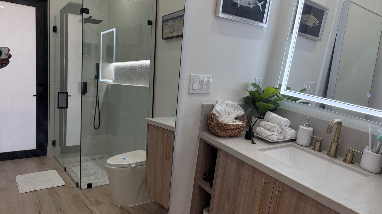 Photo of Bathroom in Diplomat