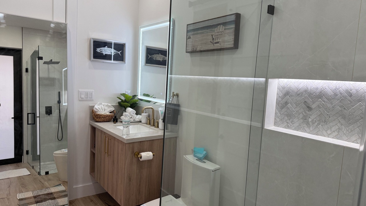 Photo of Bathroom in Diplomat