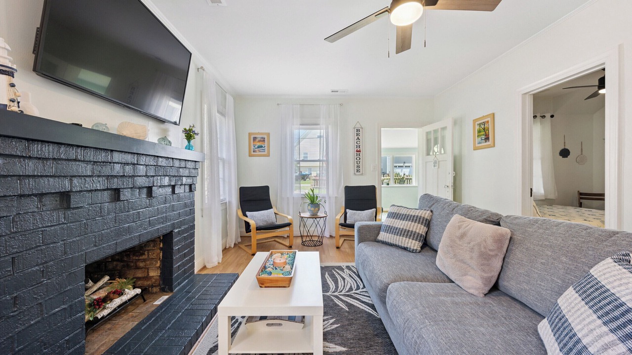 Photo of Livingroom in Fox Hill - Grandview
