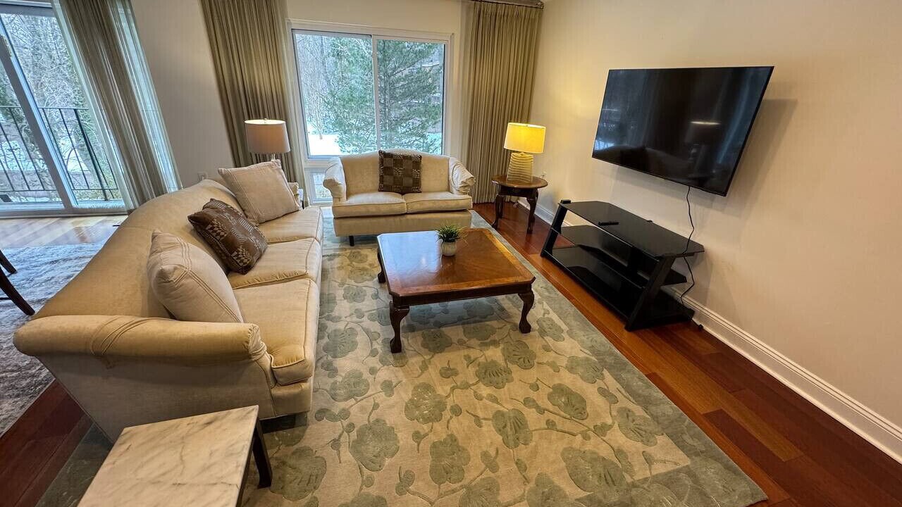 Photo of Livingroom in Potomac