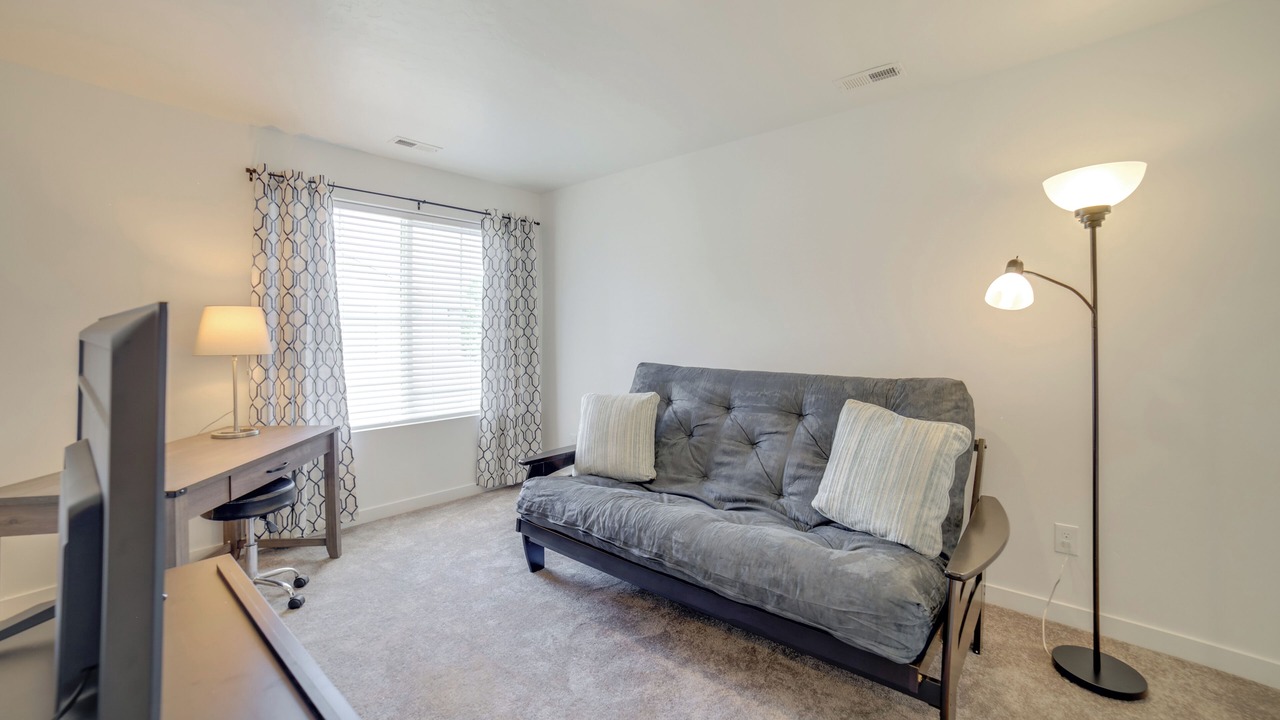 Photo of Livingroom in Eagle