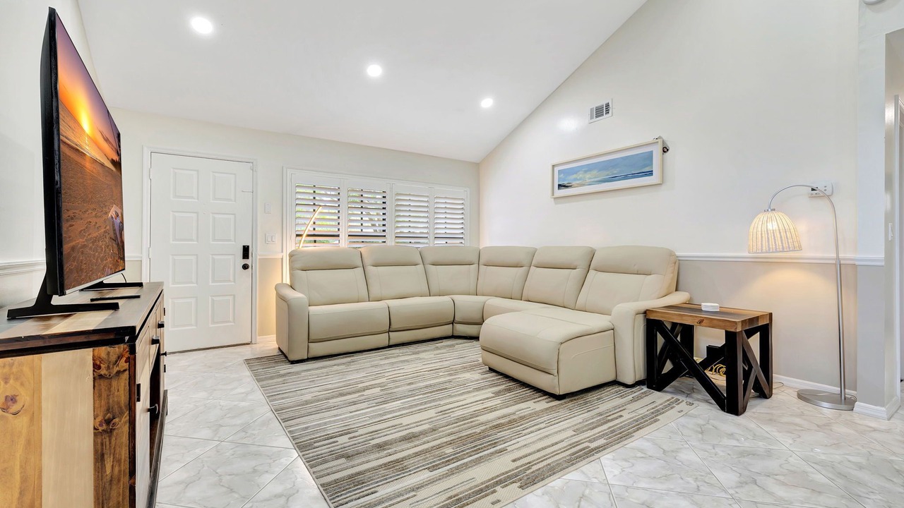 Photo of Livingroom in Saddlebrook