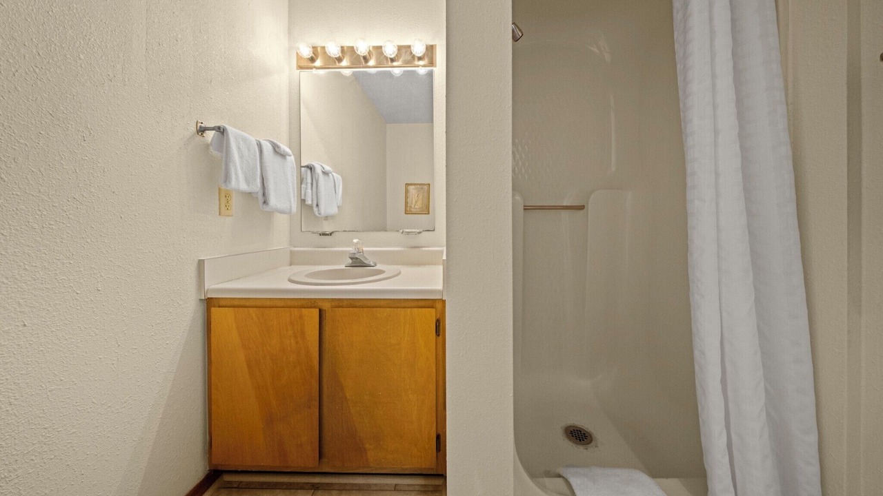 Photo of Bathroom in Lake Tansi