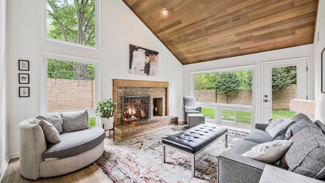 Photo of Livingroom in Bethesda