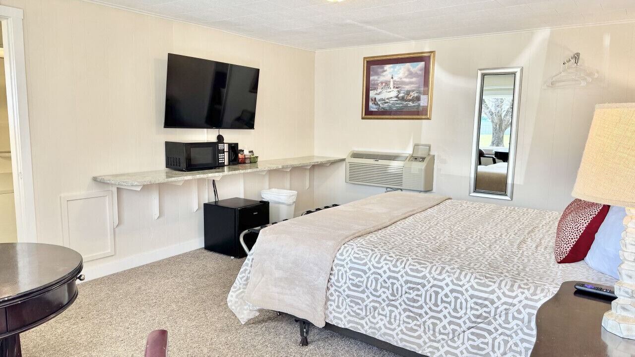 Photo of Bedroom in Hulls Cove
