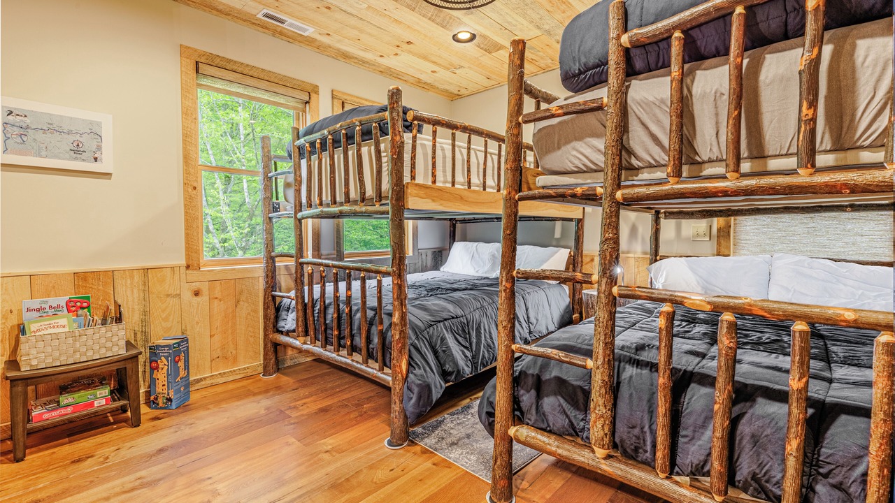 Photo of Bedroom in Nantahala