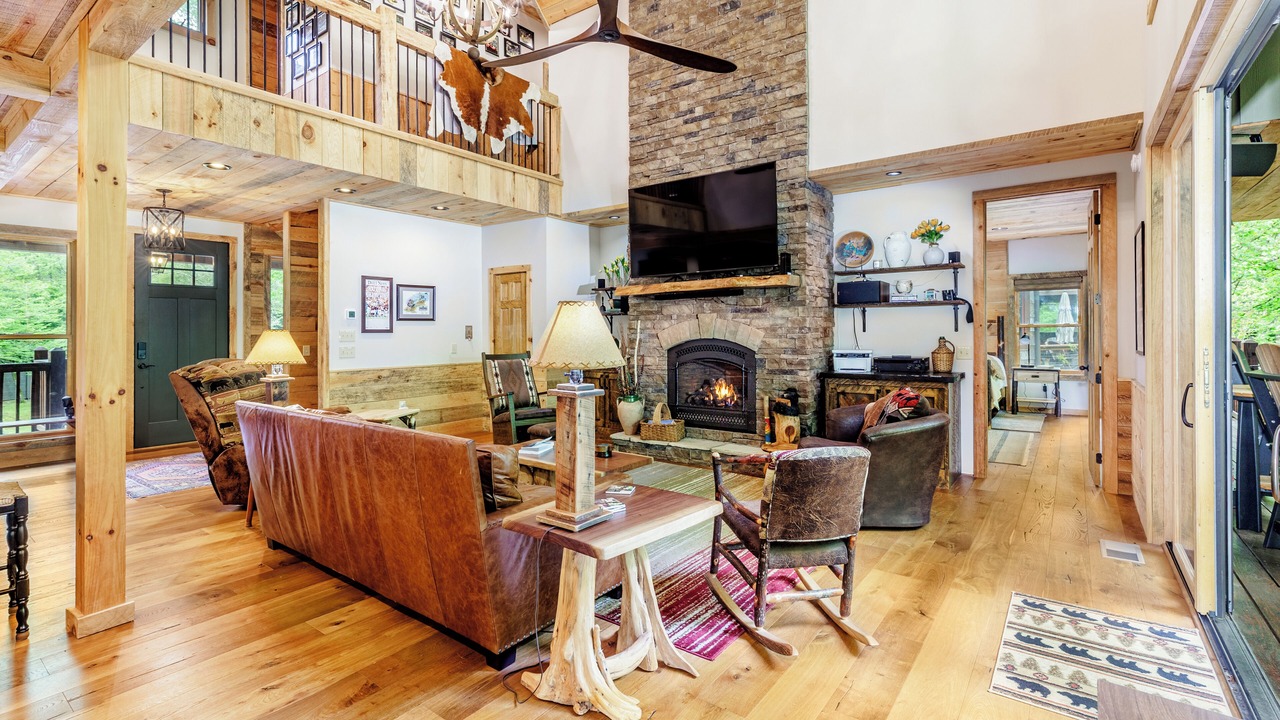 Photo of Livingroom in Nantahala