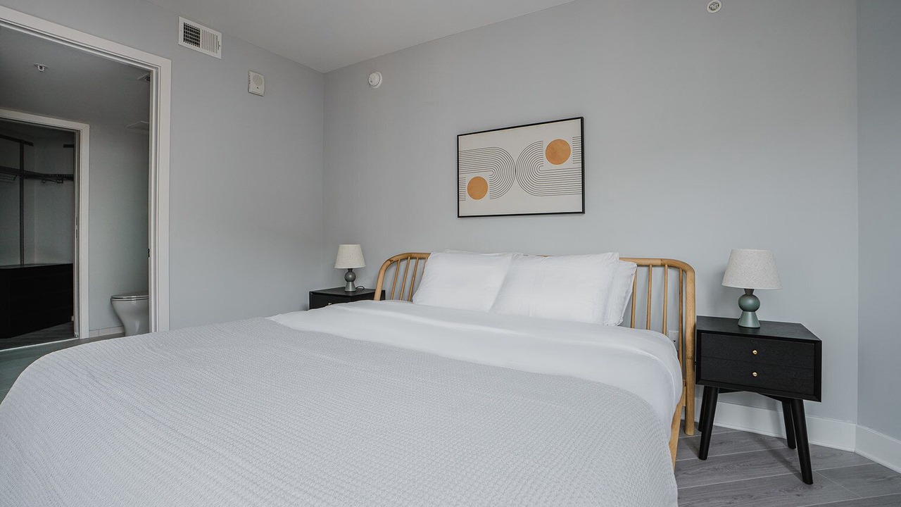 Photo of Bedroom in Woodmont Triangle