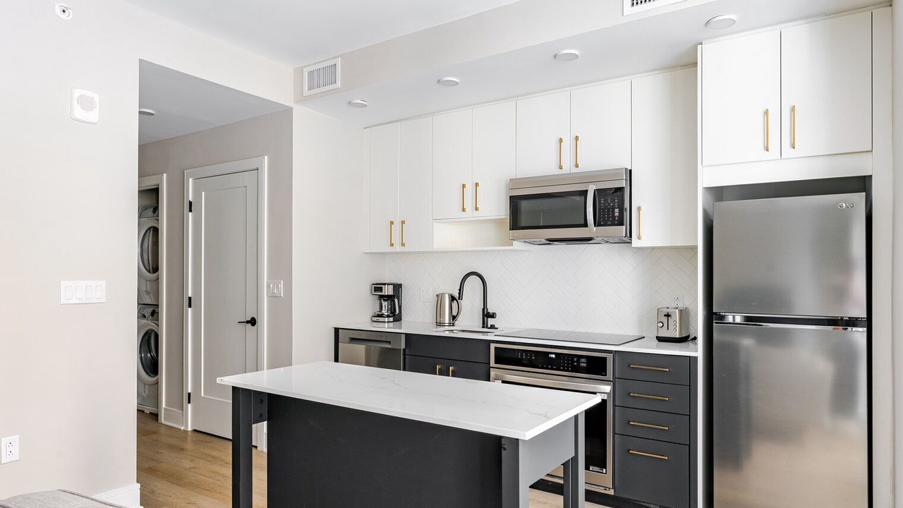 Photo of Kitchen in Woodmont Triangle