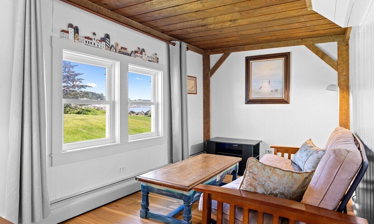 Photo of Livingroom in Owls Head