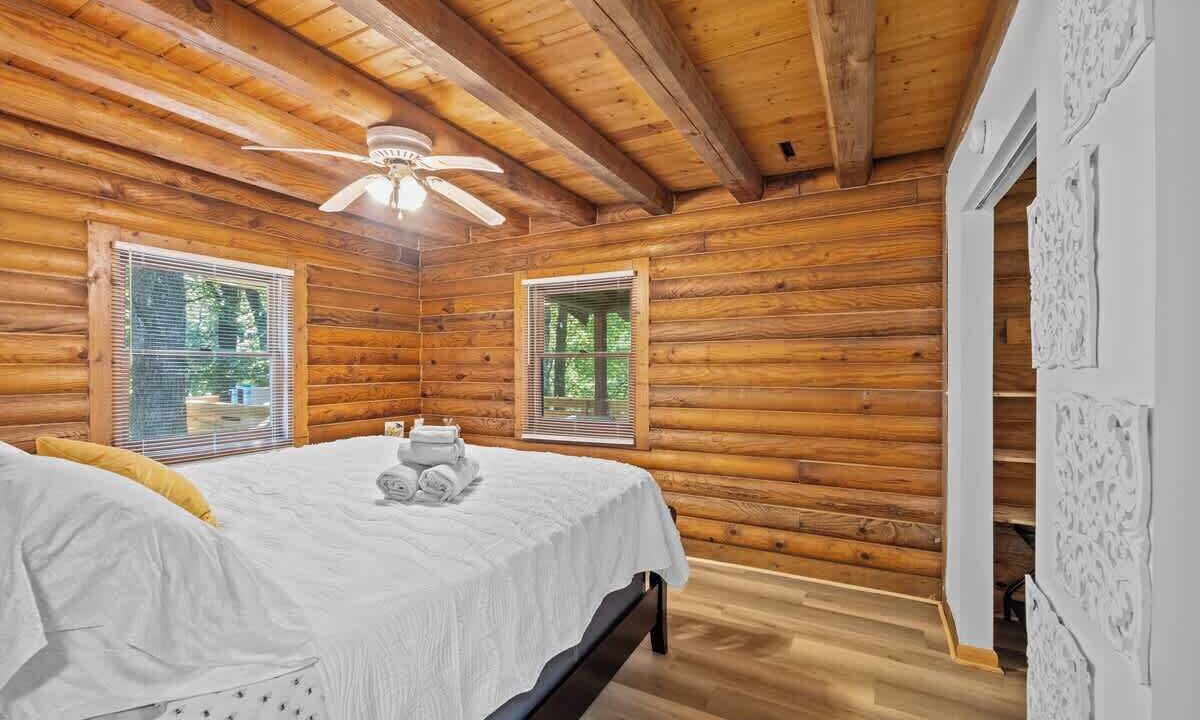 Photo of Bedroom in Old Fort