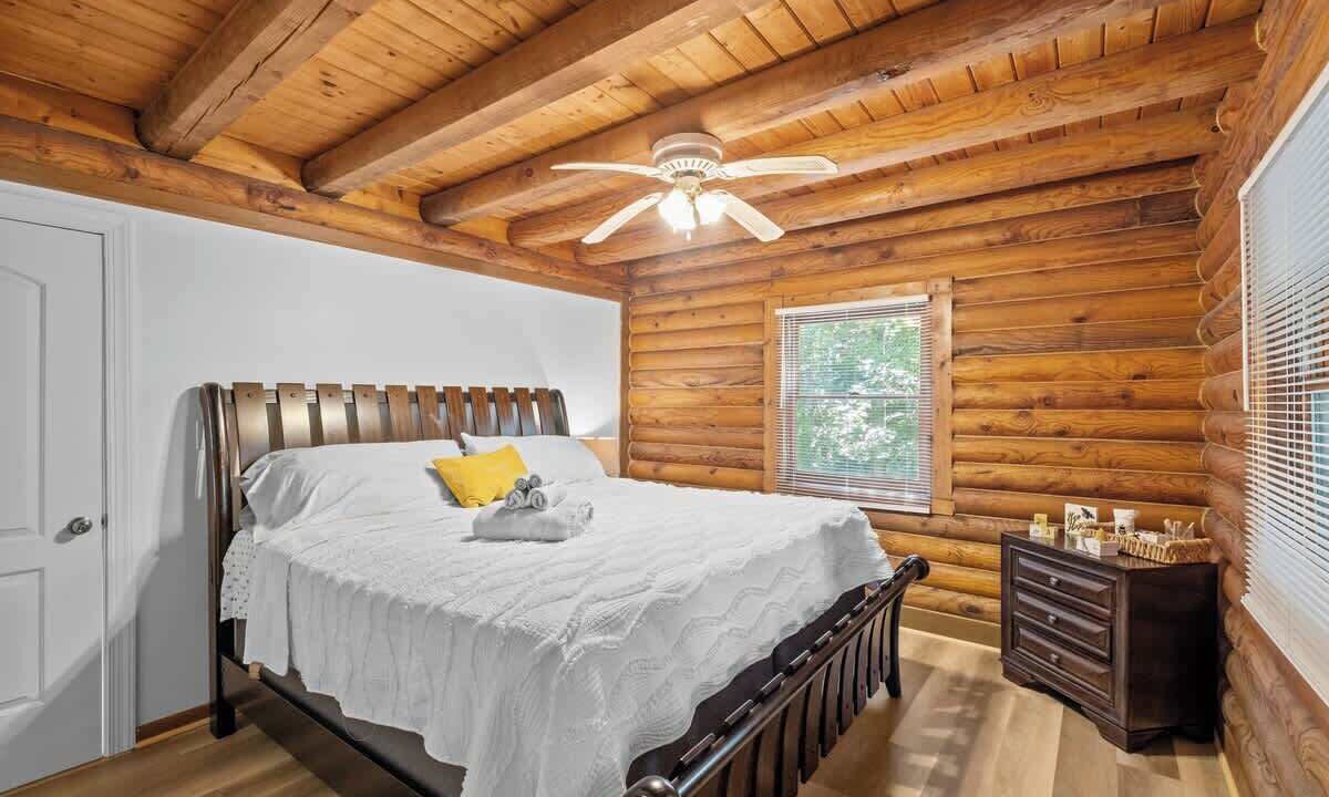 Photo of Bedroom in Old Fort