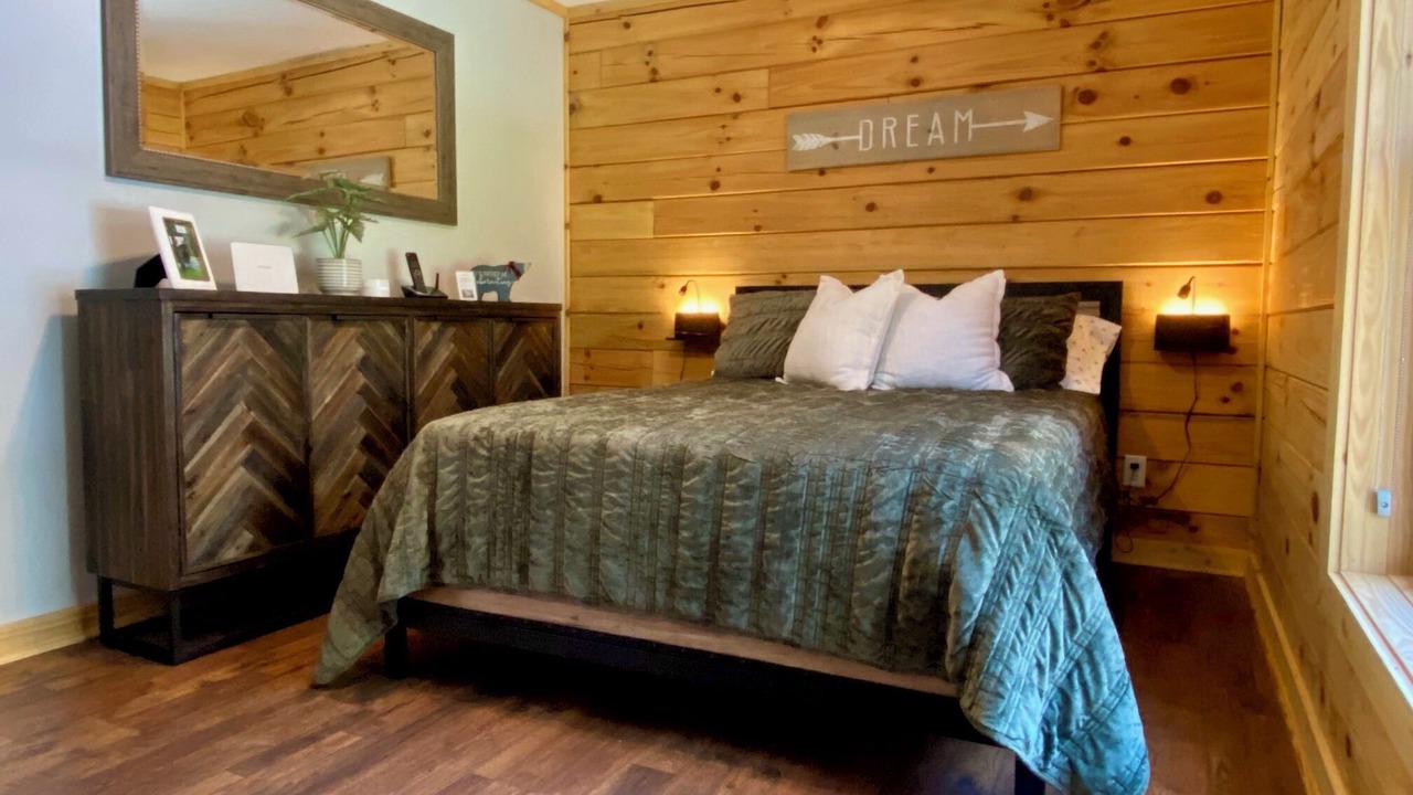 Photo of Bedroom in Deep Gap