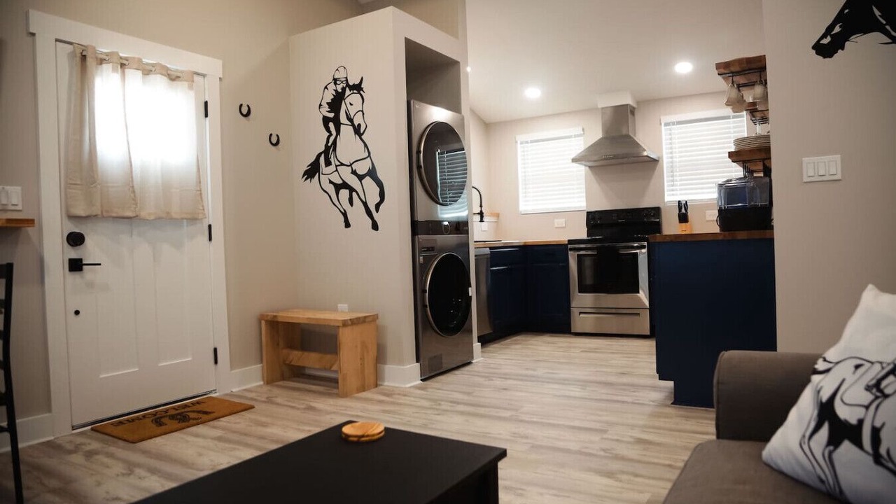 Photo of Livingroom in Charles Town