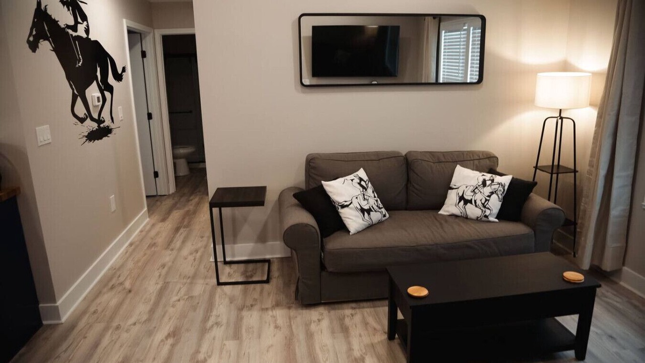 Photo of Livingroom in Charles Town
