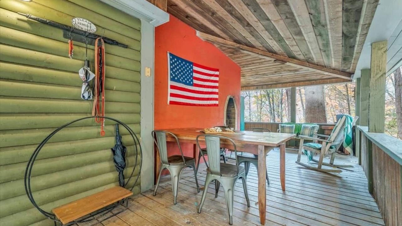 Photo of Livingroom in Ellijay