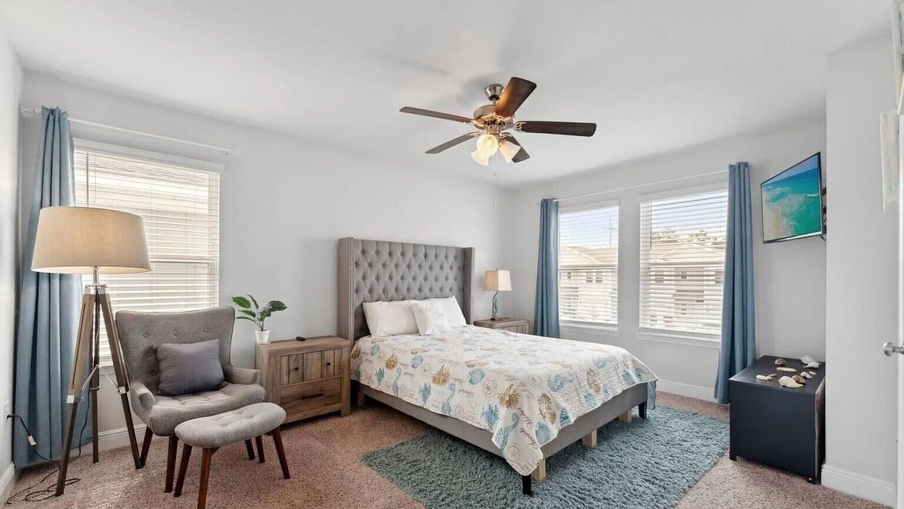 Photo of Bedroom in Upper Grand Lagoon