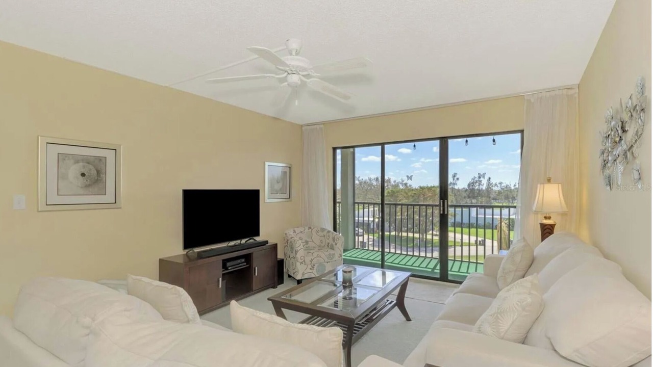 Photo of Livingroom in Trailer Estates