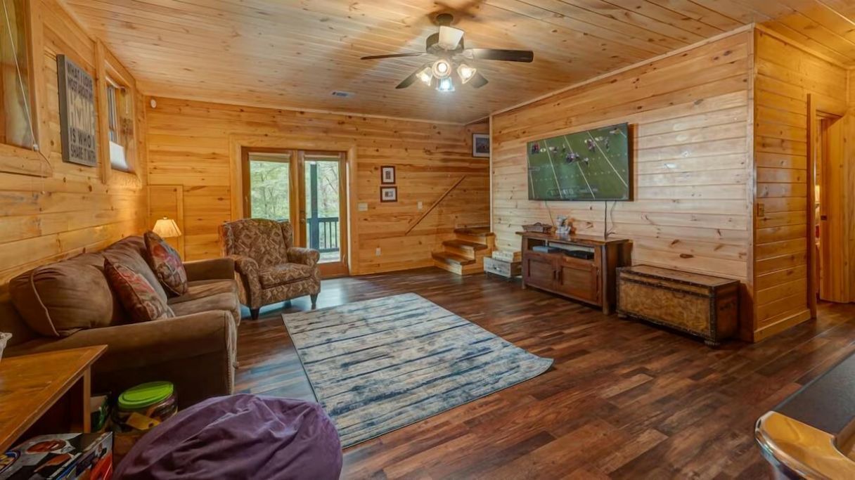 Photo of Bedroom in Necowa Cove