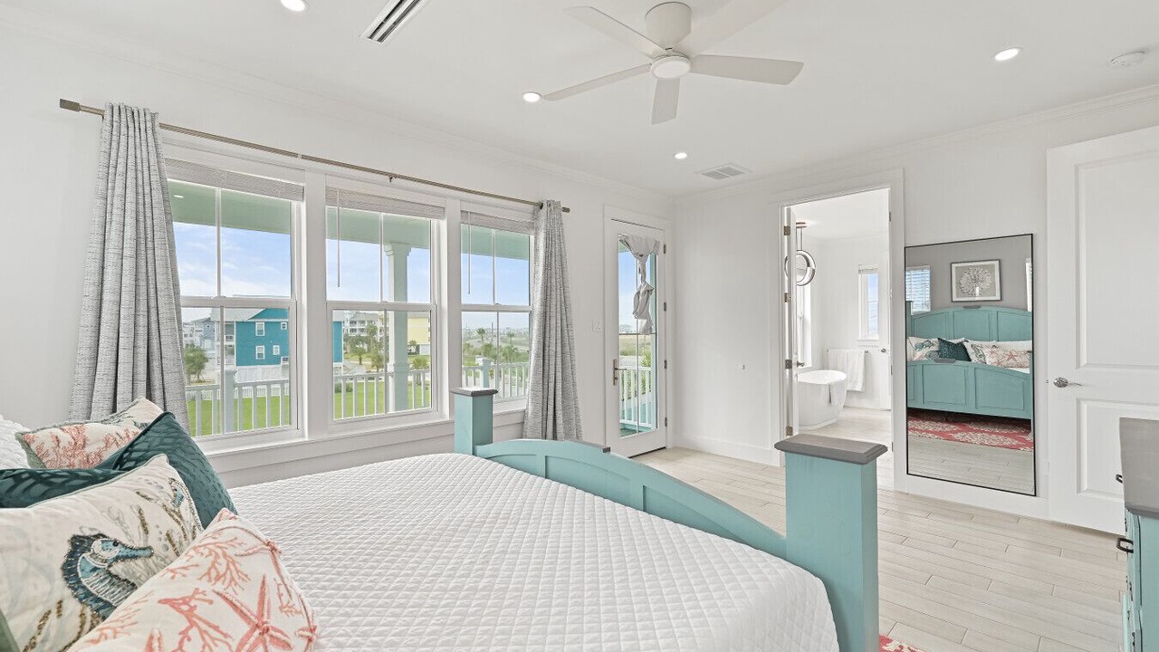Photo of Patio Balcony in Red Fish Cove