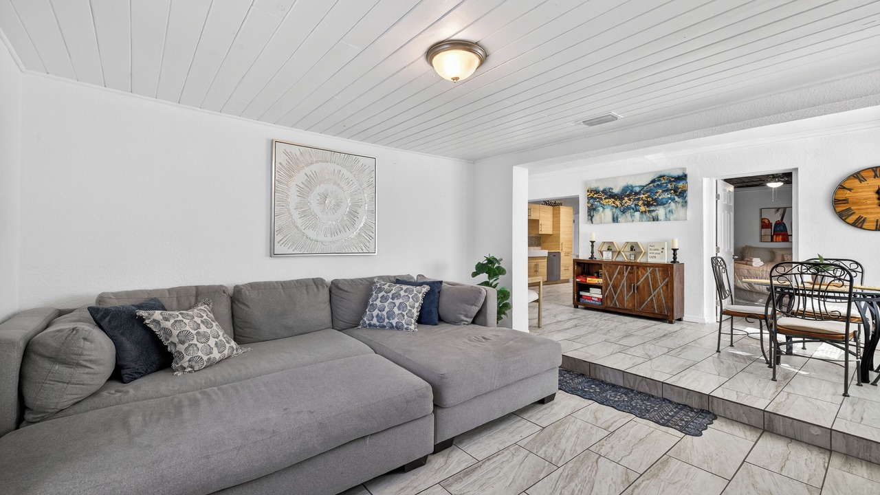 Photo of Livingroom in Temple Crest