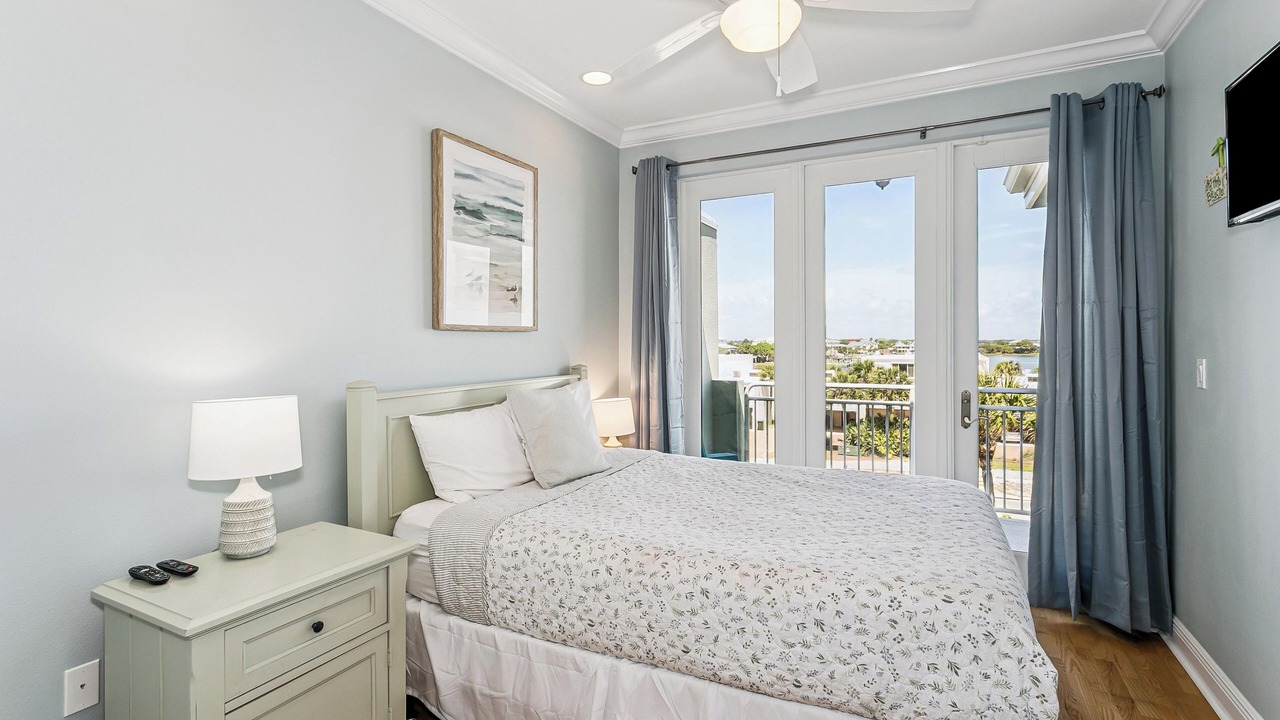 Photo of Bedroom in White Sands