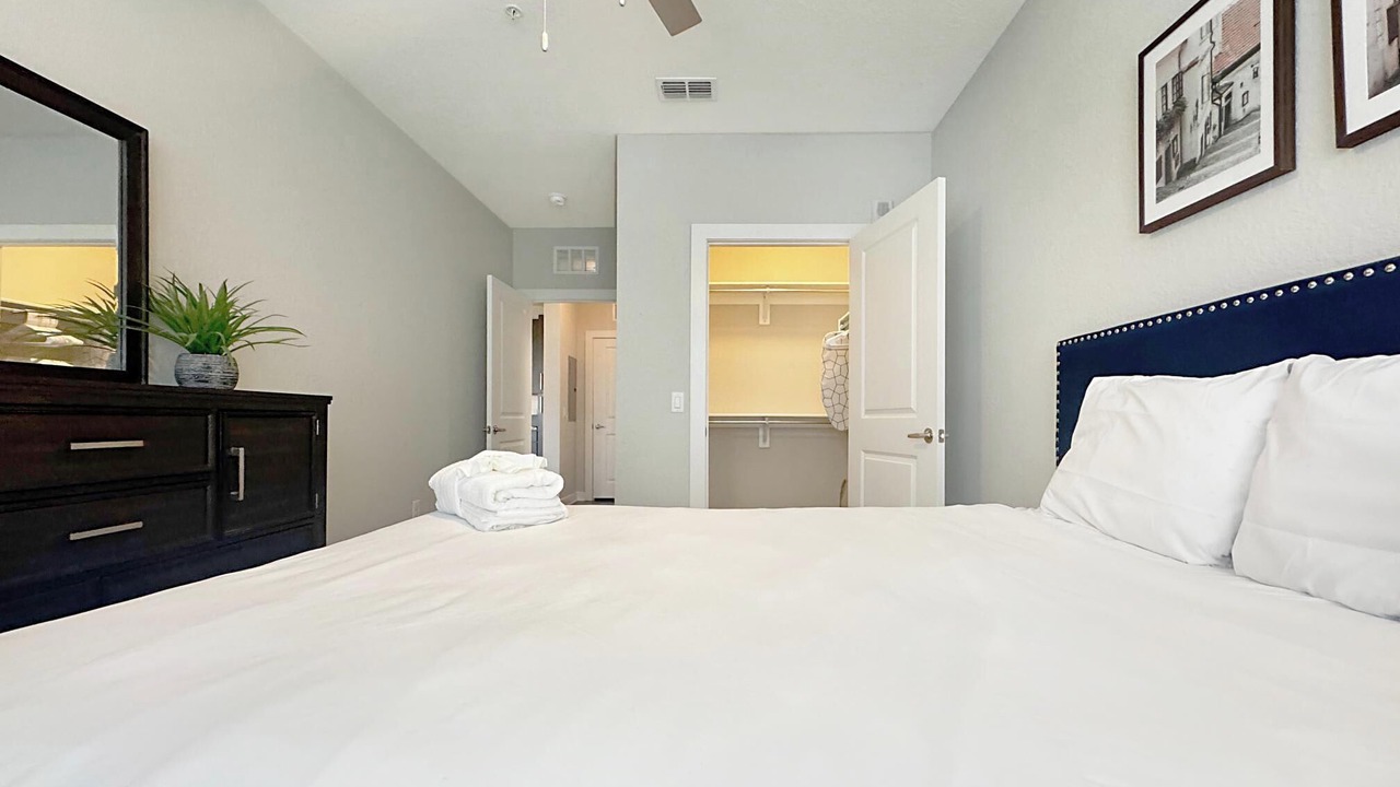 Photo of Bedroom in Carver City - Lincoln Gardens