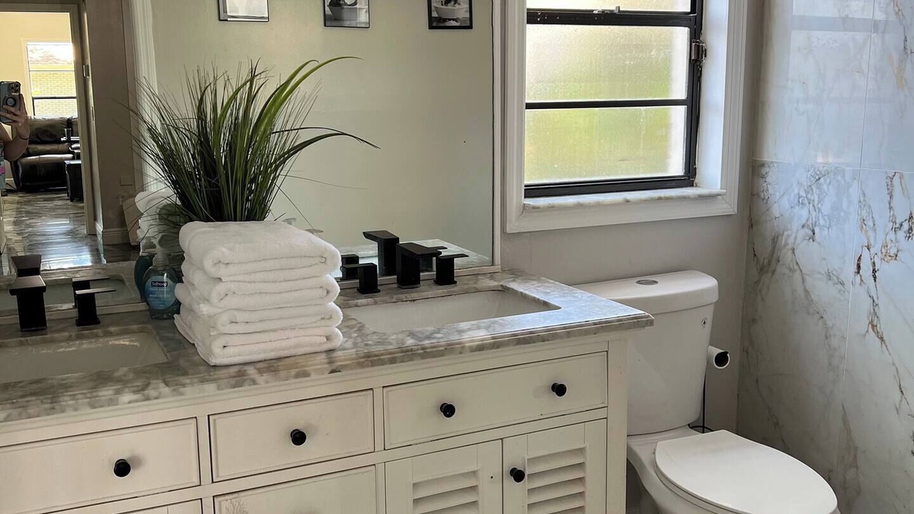 Photo of Bathroom in Temple Crest