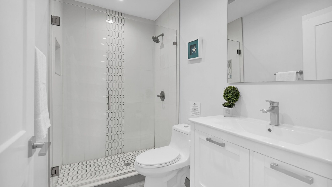 Photo of Bathroom in Poinsettia Heights