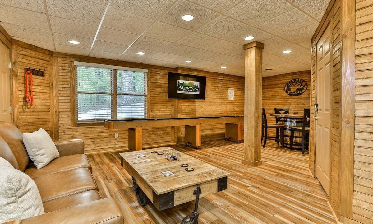 Photo of Bedroom in Walnut Mountain