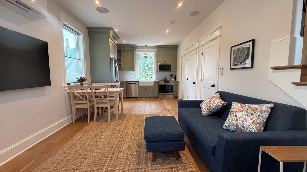 Photo of Livingroom in Hill East