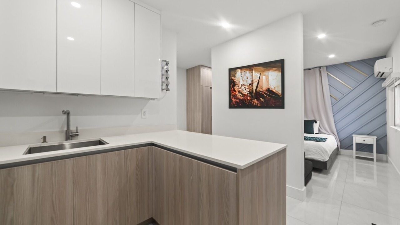 Photo of Bedroom in Ludlam