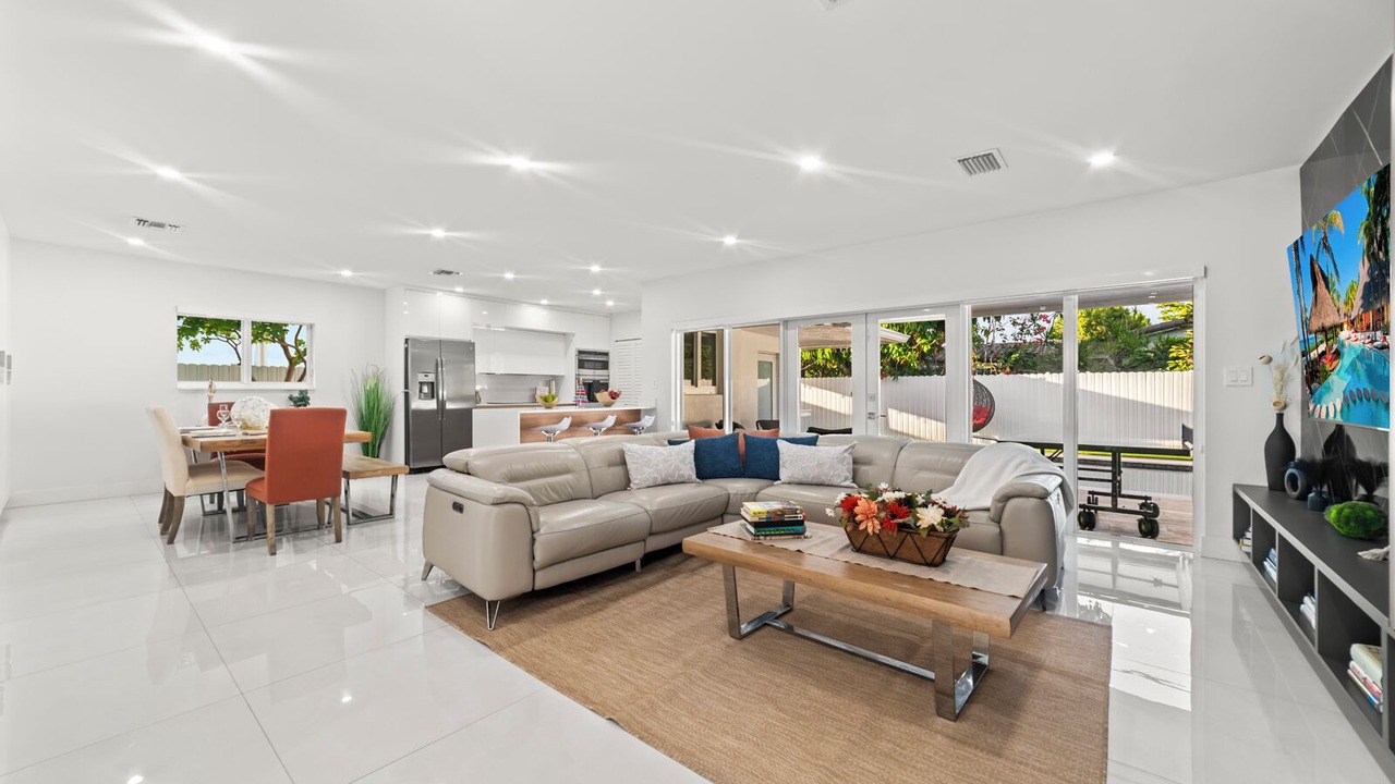 Photo of Livingroom in Ludlam